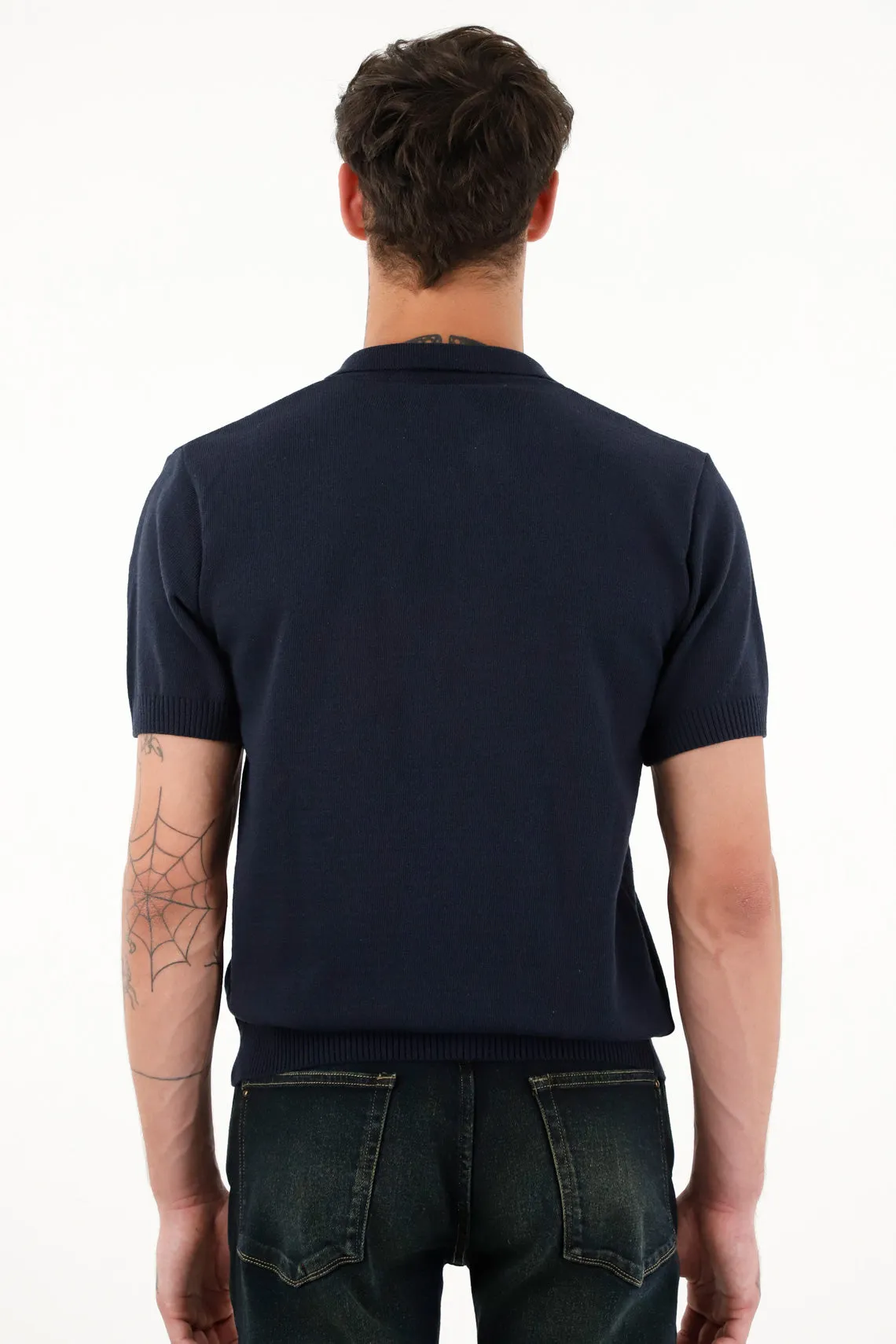 Camisa tipo polo tejida azul para hombre