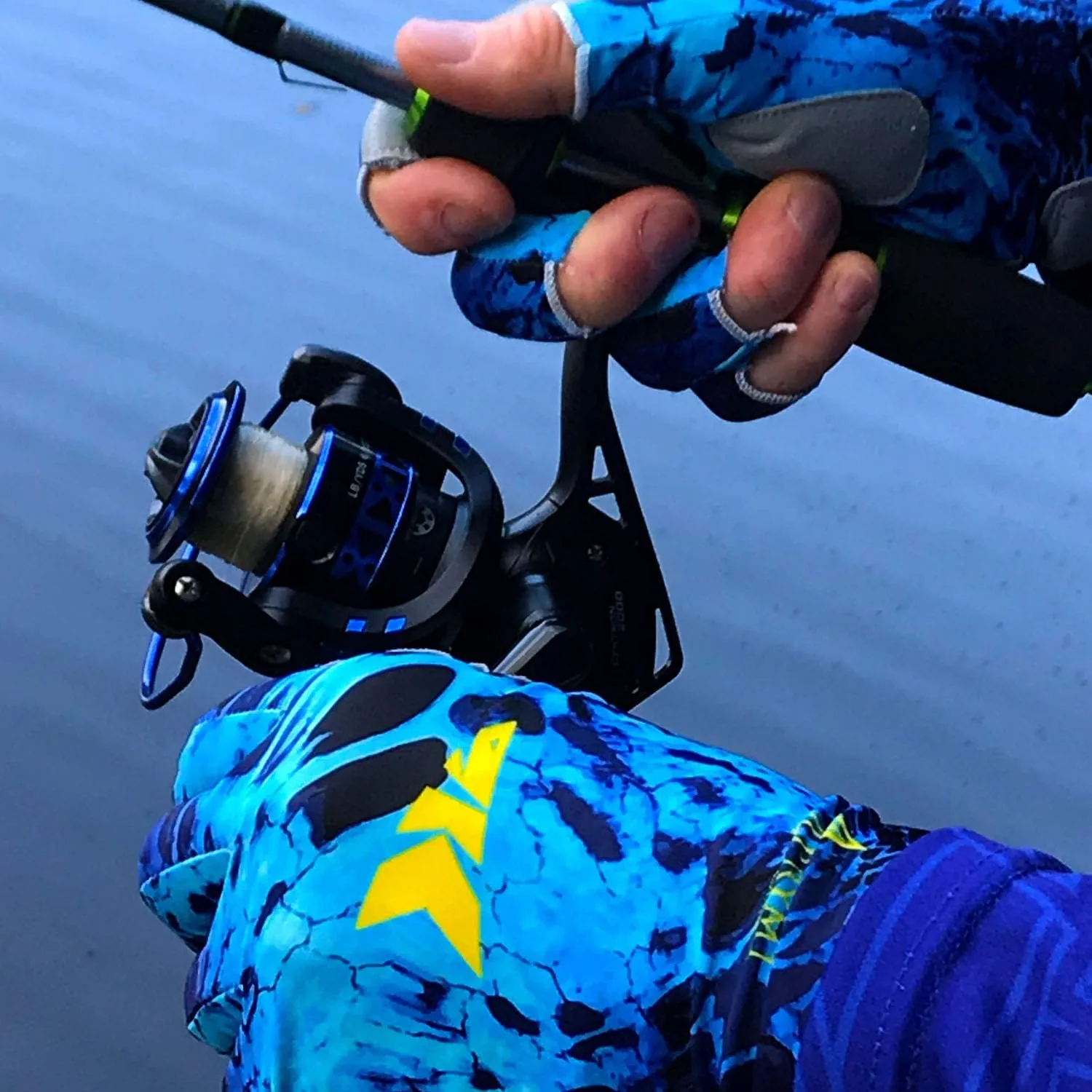 KastKing Sol Armis Sun Gloves UPF50  Fishing Gloves UV Protection, Sun Protection for Outdoor, Kayaking, Rowing