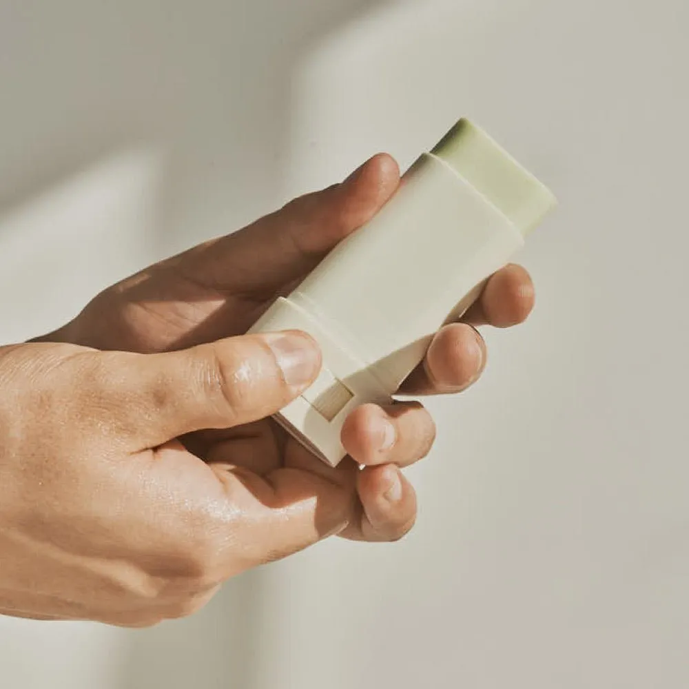 Matte Sun Stick: Mugwort   Camelia SPF 50  PA    